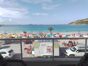 Frente mar com 3 quartos, ar- condicionado, 2 vagas e lazer com piscina e churrasqueira